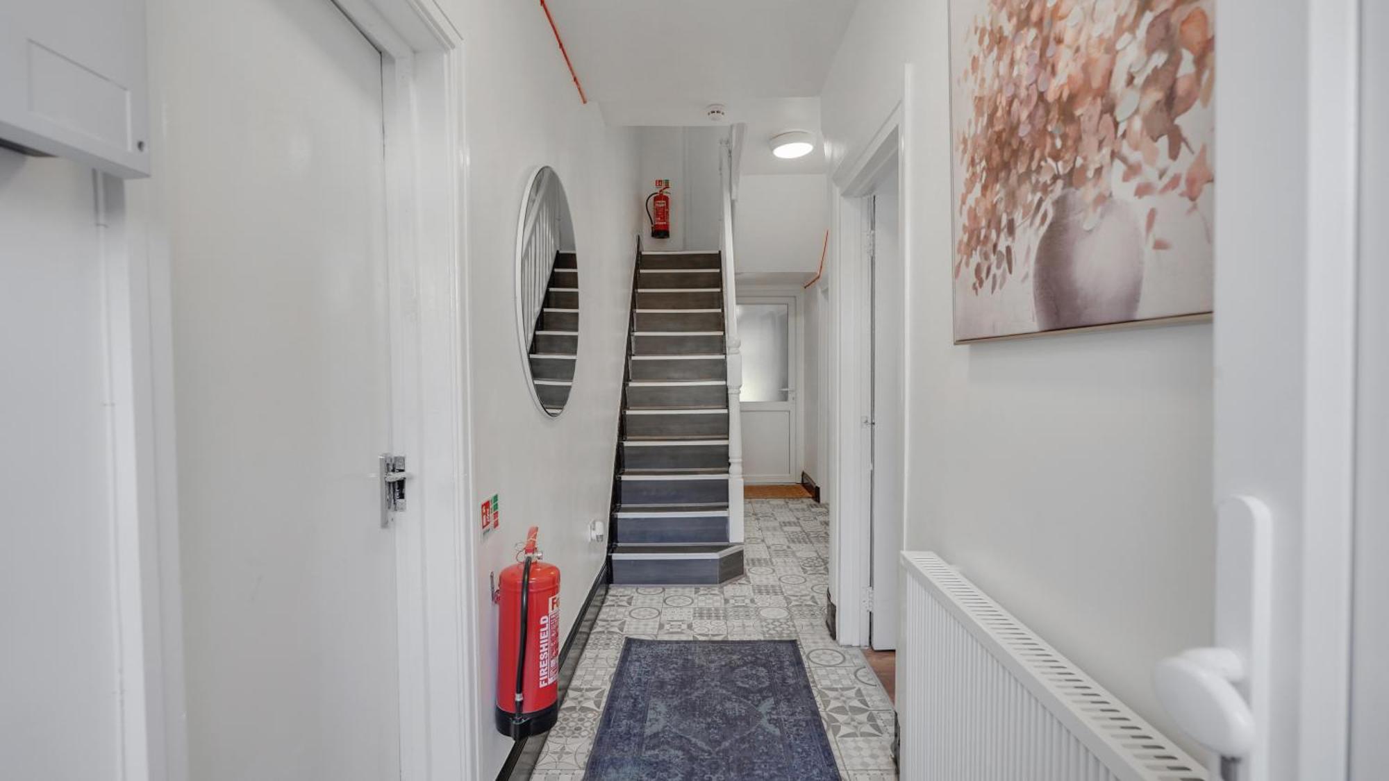 Comfy Double En-Suite Room In Barking Баркинг Экстерьер фото