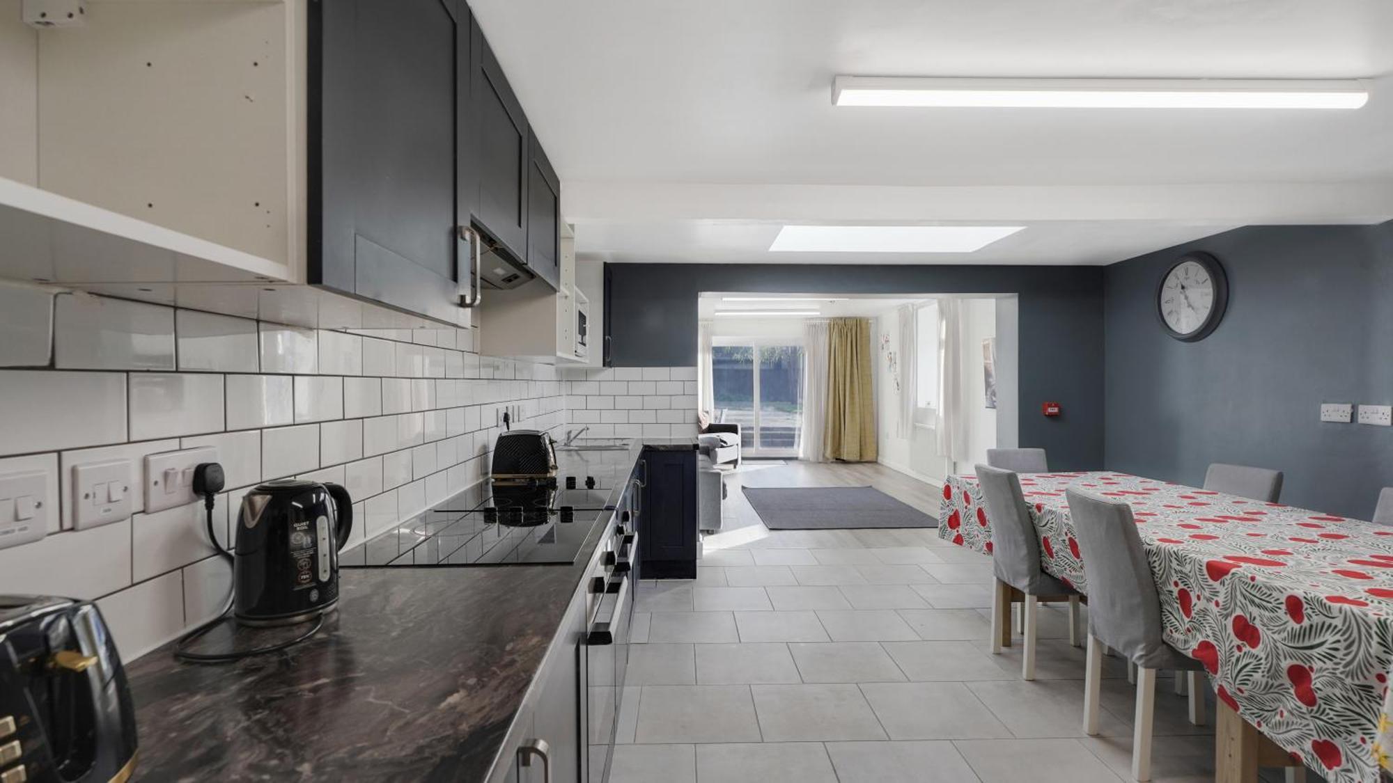 Comfy Double En-Suite Room In Barking Баркинг Экстерьер фото