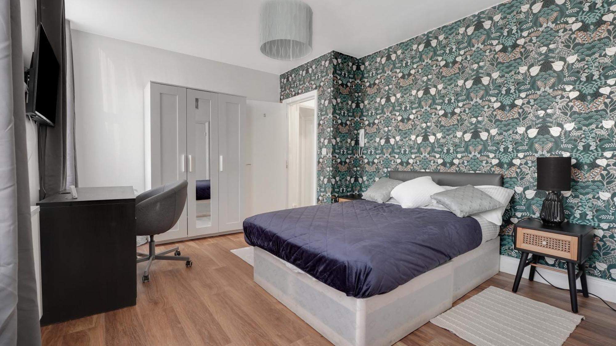 Comfy Double En-Suite Room In Barking Баркинг Экстерьер фото